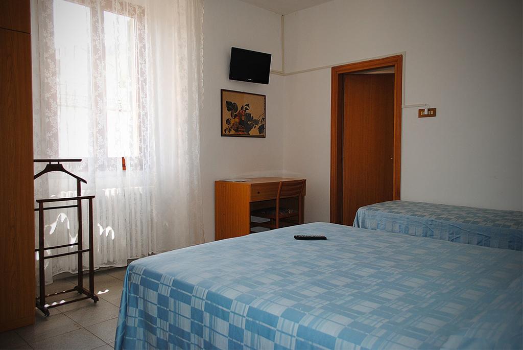 Albergo Ristorante La Torretta กาสติโญเน เด เปโปลี ห้อง รูปภาพ