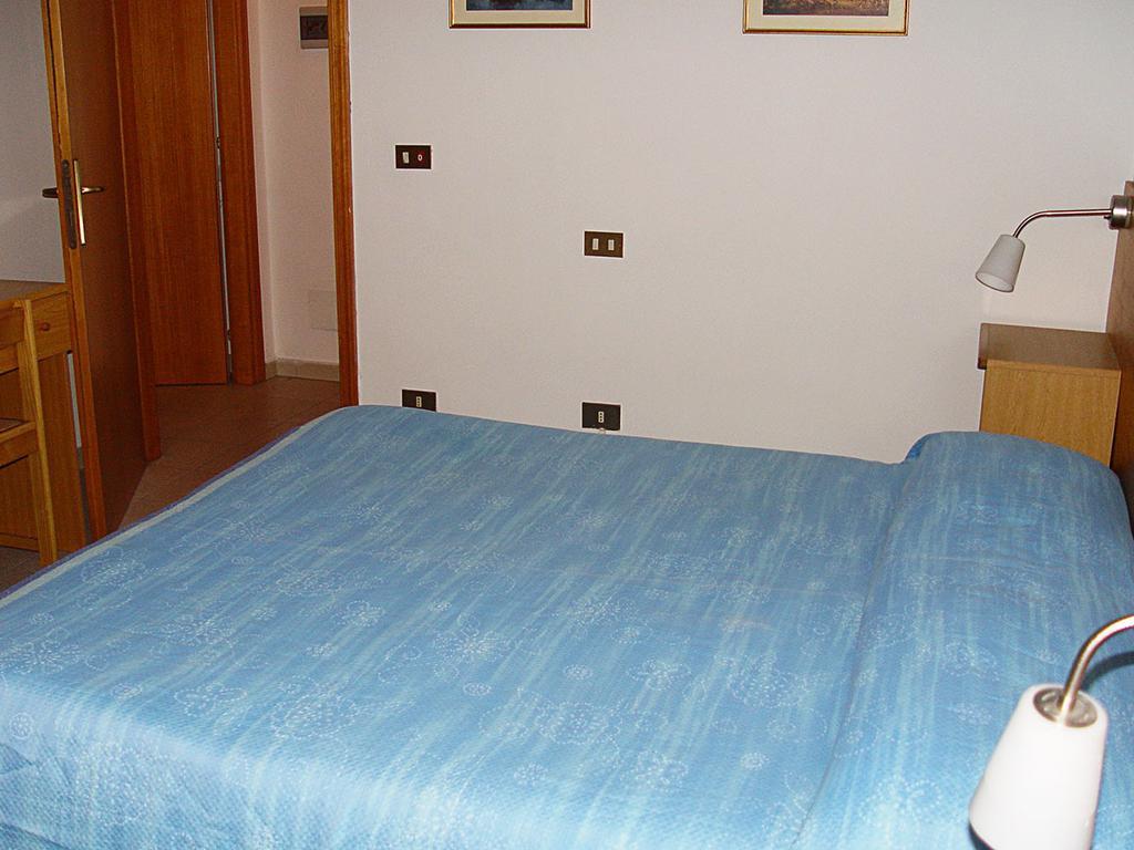 Albergo Ristorante La Torretta กาสติโญเน เด เปโปลี ห้อง รูปภาพ