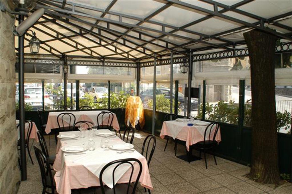 Albergo Ristorante La Torretta กาสติโญเน เด เปโปลี ภายนอก รูปภาพ