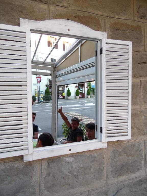 Albergo Ristorante La Torretta กาสติโญเน เด เปโปลี ภายนอก รูปภาพ