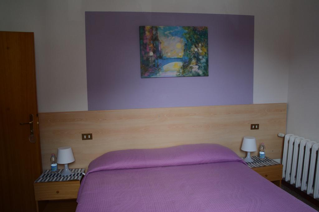 Albergo Ristorante La Torretta กาสติโญเน เด เปโปลี ภายนอก รูปภาพ
